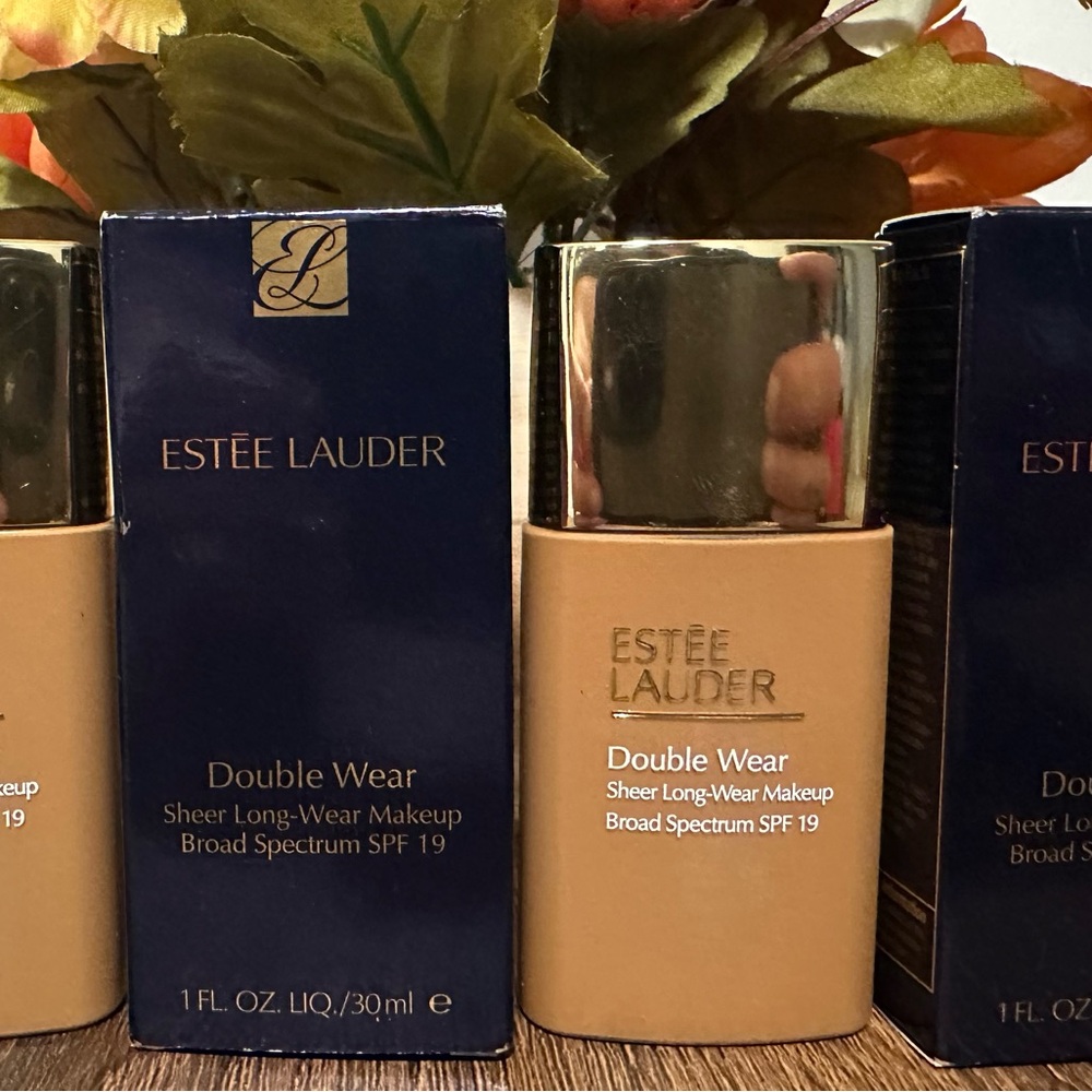 Estee Lauder Double Wear Sheer Foundation(x2) - sandalwood + Amber honey